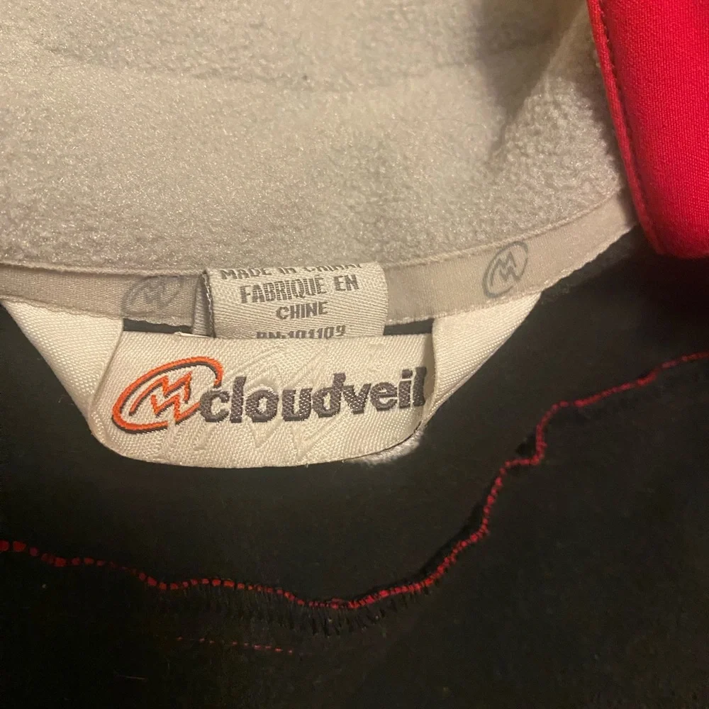 Cloudveil jacket size small - Picture 6 of 6